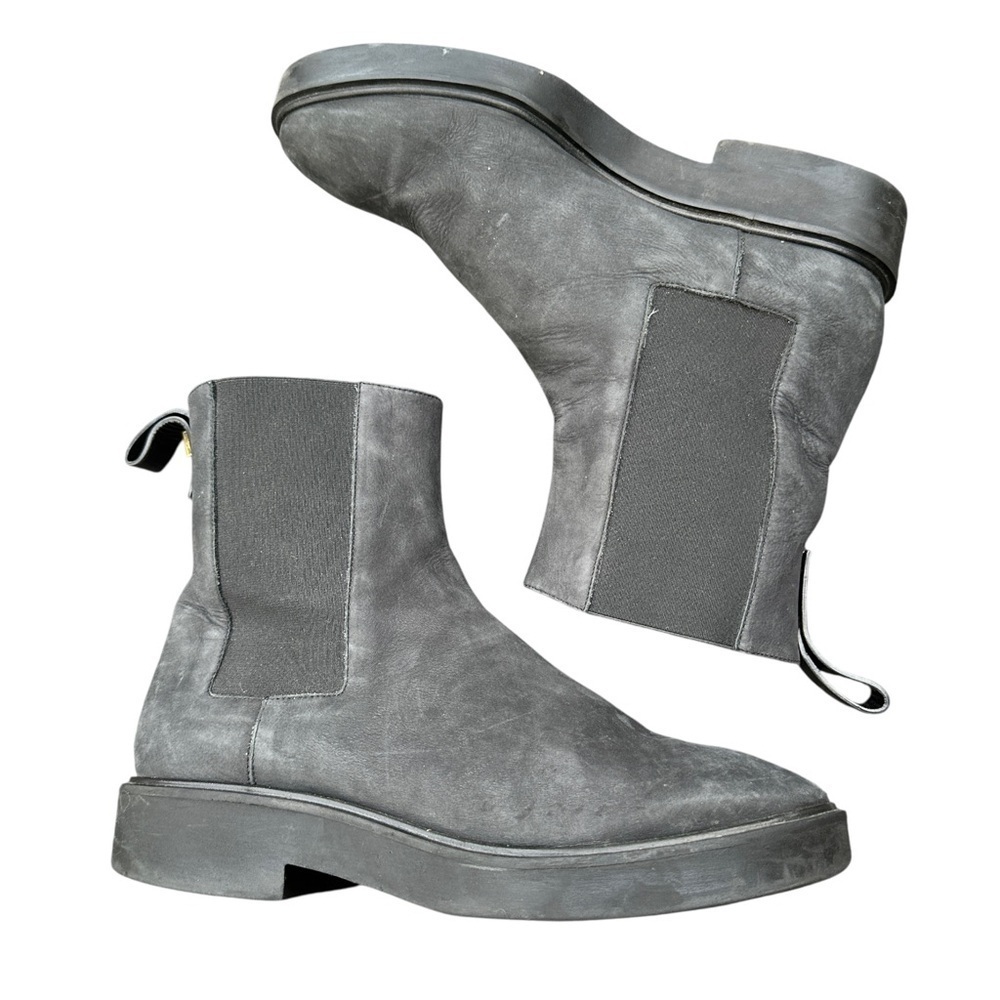 Stuart Weitzman pull on black suede Boots size 8.5